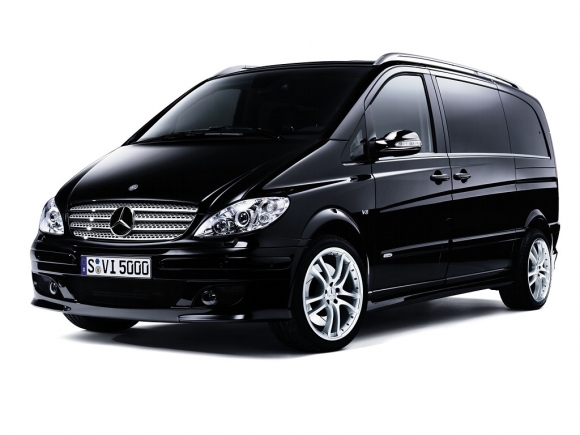 Discover Santorini with the comfortable Mercedes Viano Luxury for 7 person, AUTOMATIC